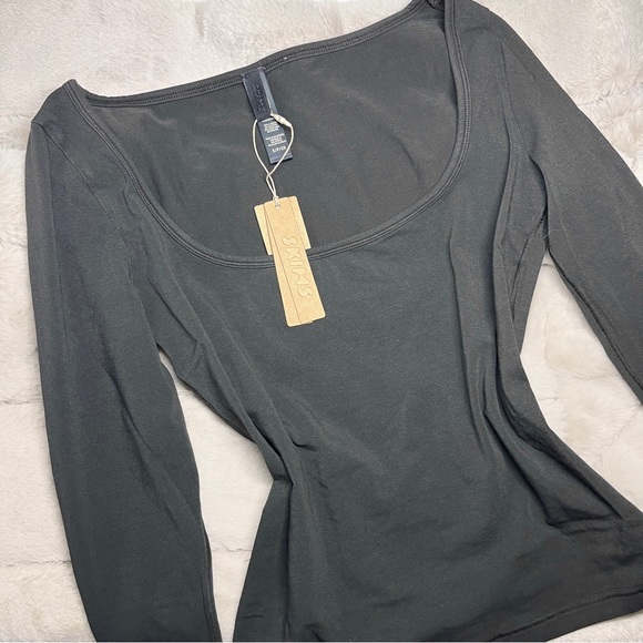 Skims vintage scoop neck shirt - Picture 2 of 2